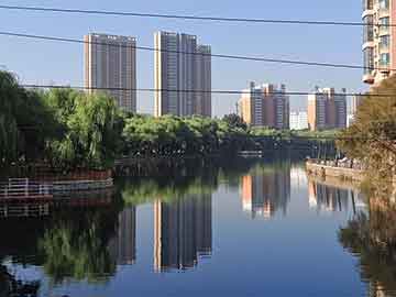 建发管理层：对拿地保持积极谨慎态度，利润维持6-8个点|界面新闻 · 快讯
